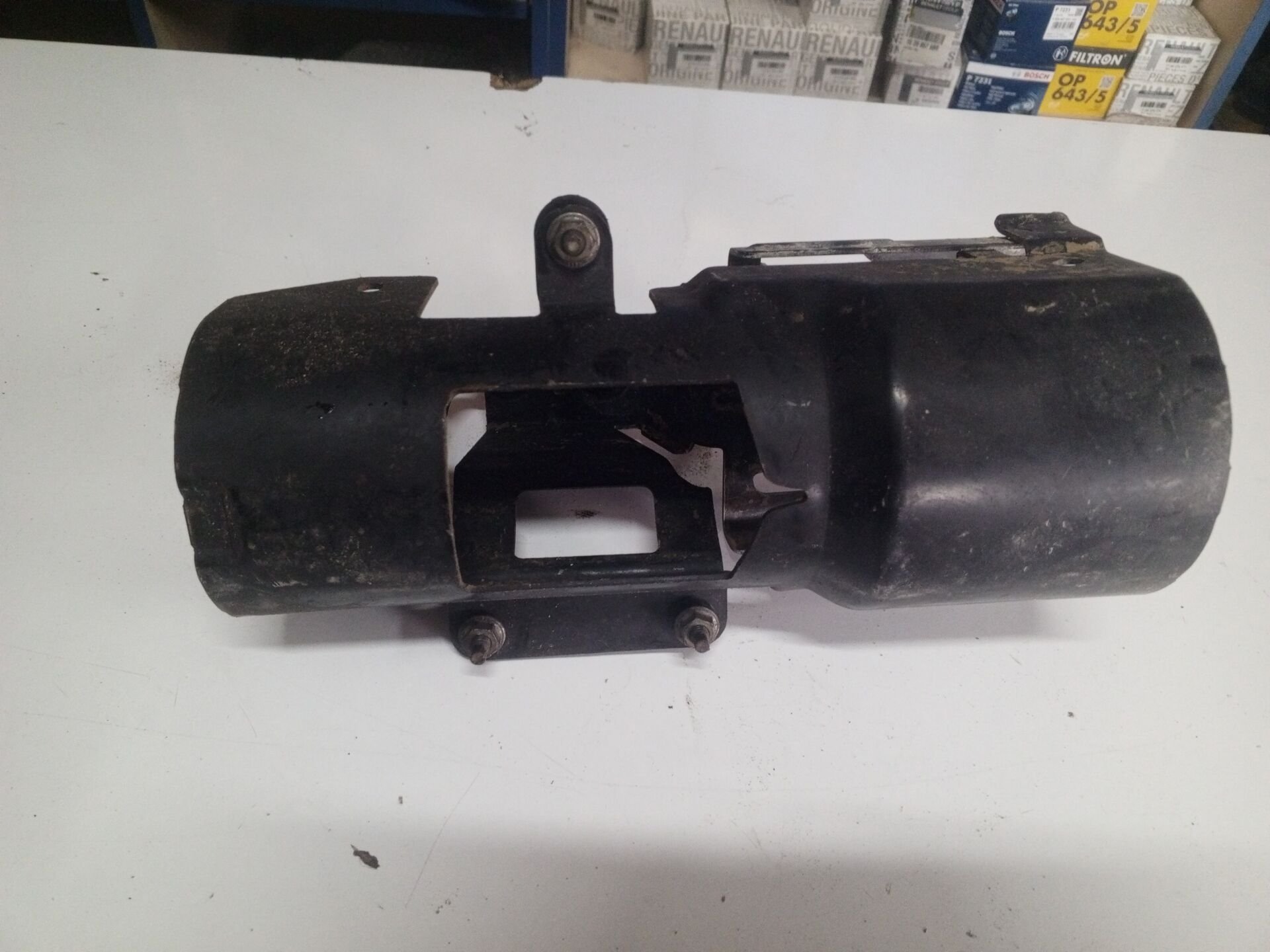 LOGAN MAZOT FİLTRESİ BAĞLANTI SACI ÇIKMA