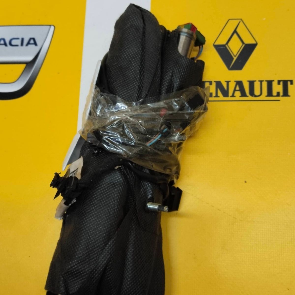 985H10581R DUSTER SOL ÖN YAN HAVA YASTIĞI ÇIKMA ORİJİNAL