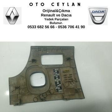 8200182566 Megane 2 Sigorta Kapağı Orijinal Çıkma