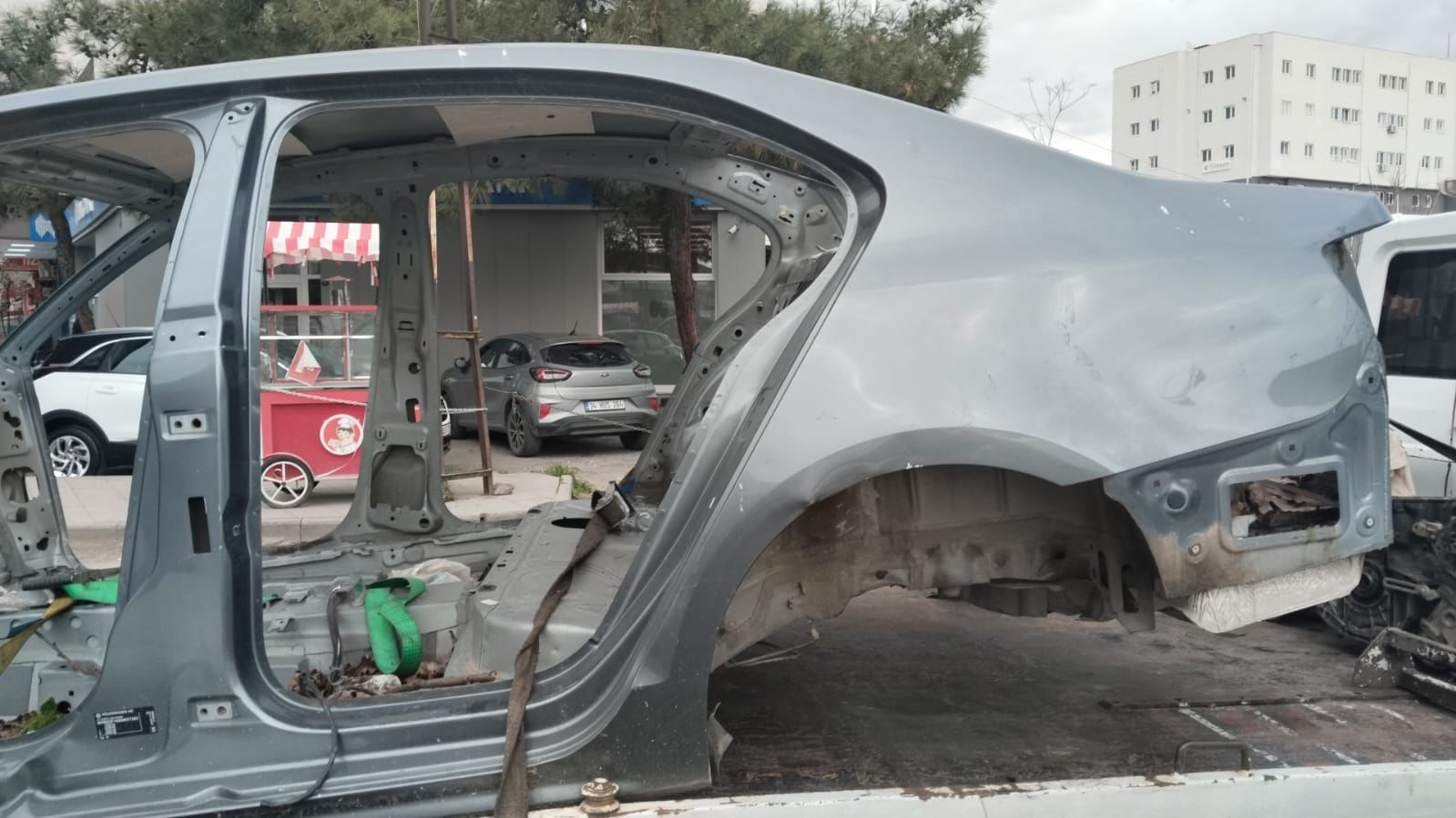 Volkswagen Jetta Sol Marşbiyel Kesme