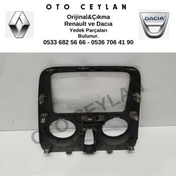 682606882R Dokker Radyo Teyp Çerçevesi Orijinal Çıkma