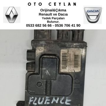 243800011R Megan III Fluence Akü Kutup Başı Kesme Kutusu Çıkma