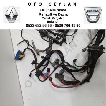 403888700R Fluence Göğüslük Tesisatı Çıkma