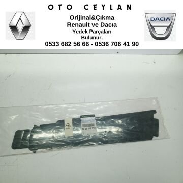 822831211R CLIO 4 SAĞ ARKA KAPI ÖN DİREK KAPLAMASI