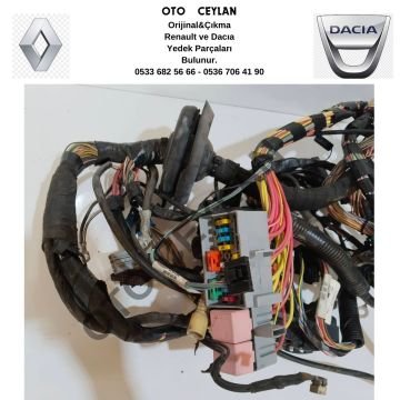 8200440673 Megan II 2 Göğüslük Tesisatı Çıkma Orijinal