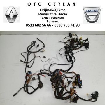 Clıo 2007 Benzinli Göğüslük Tesisatı Çıkma