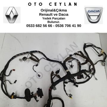 240182656R Megan III Göğüslük Tesisatı Çıkma