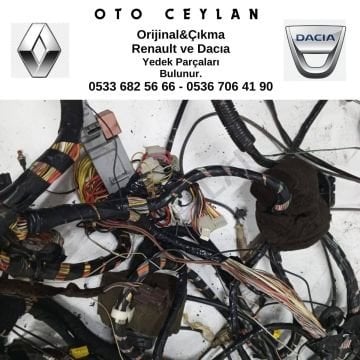 8200436227 Megan II HB Göğüslük Tesisatı Çıkma