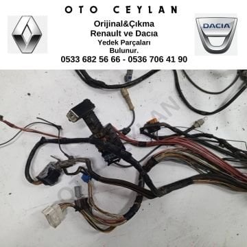 8200436227 Megan II HB Göğüslük Tesisatı Çıkma