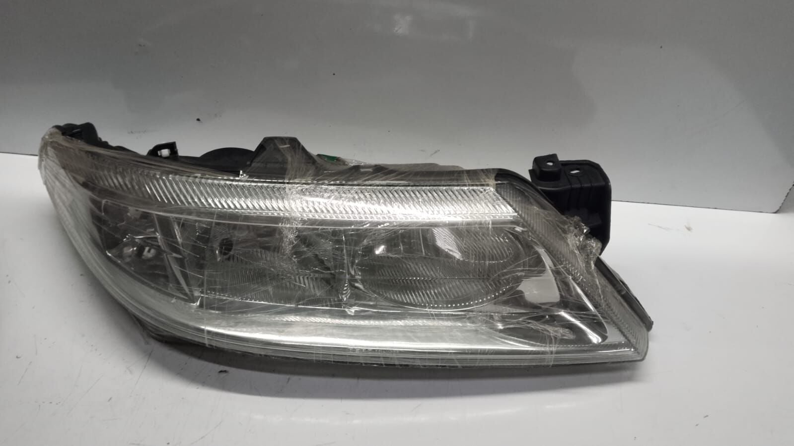 7701048927 7701048931 LAGUNA 2 SAĞ FAR SIFIR