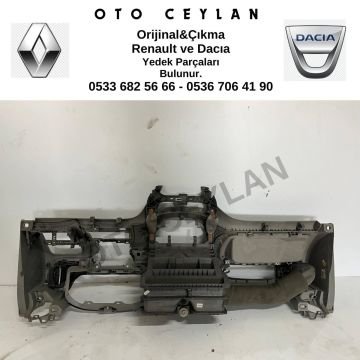 8200068634 Megan 1 Göğüslük Çıkma Orjinal