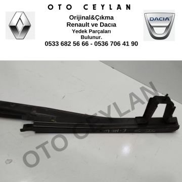 802400008R Megane 3 Sağ Ön Kapı Cam Direği Orijinal Çıkma