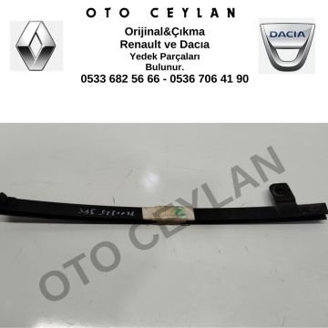 8200325385 Megane 2 Arka Kapı Cam Direği Orijinal Çıkma