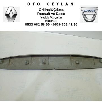 909040006R Megan 3 Bagaj Kapağı Üst Kaplama Çıkma Orjinal