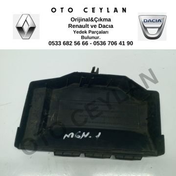 7703297190 Megane Röle Kutu Kapağı Orijinal Çıkma