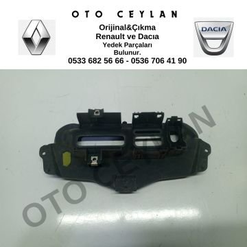 7700840697 Megane Radyo Teyip Gösterge Çerçevesi Orijinal Çıkma