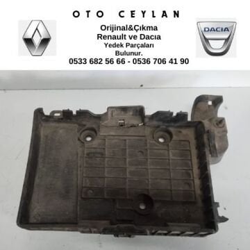 8200166032 MEGANE 2 AKÜ ALT TABLASI BAKALİTİ ÇIKMA