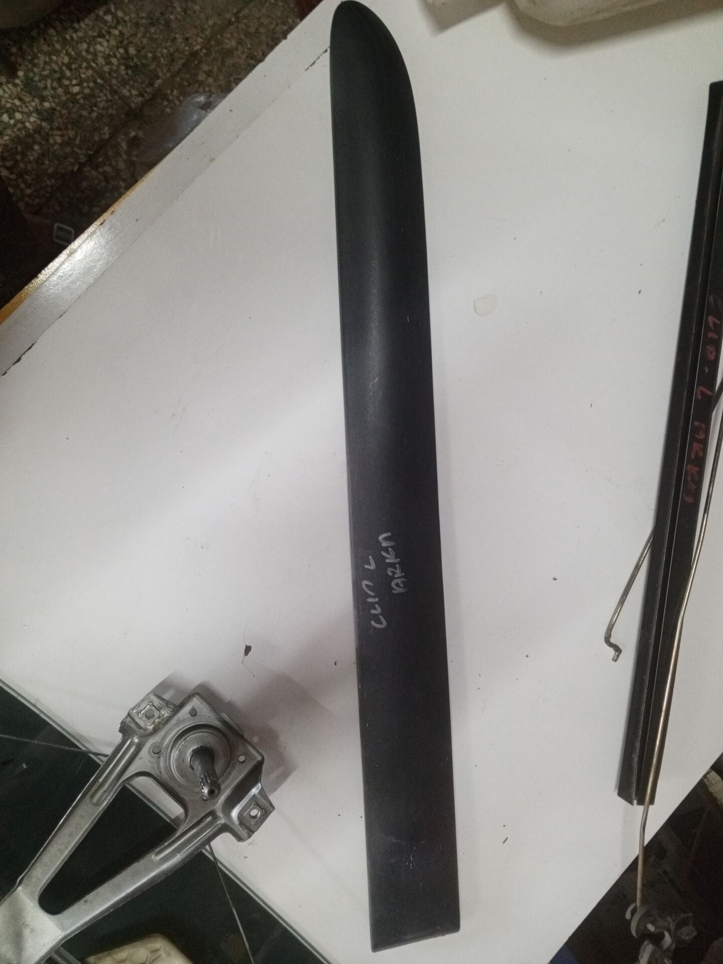 CLIO SOL ARKA KAPI BANDI ÇIKMA